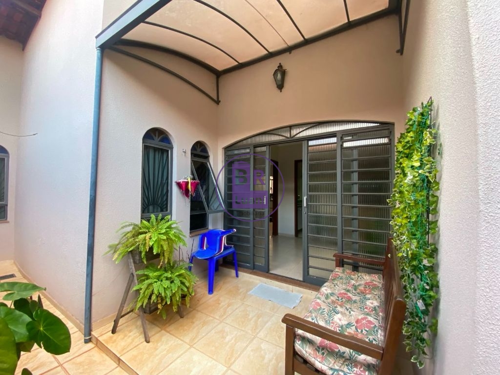 Casa 200m2 3 quartos Jardim Champagnat Com Jacuzzi, Edícula e Lazer Privativo