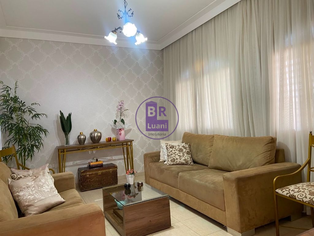 Casa 200m2 3 quartos jardim champagnat – com jacuzzi, edícul