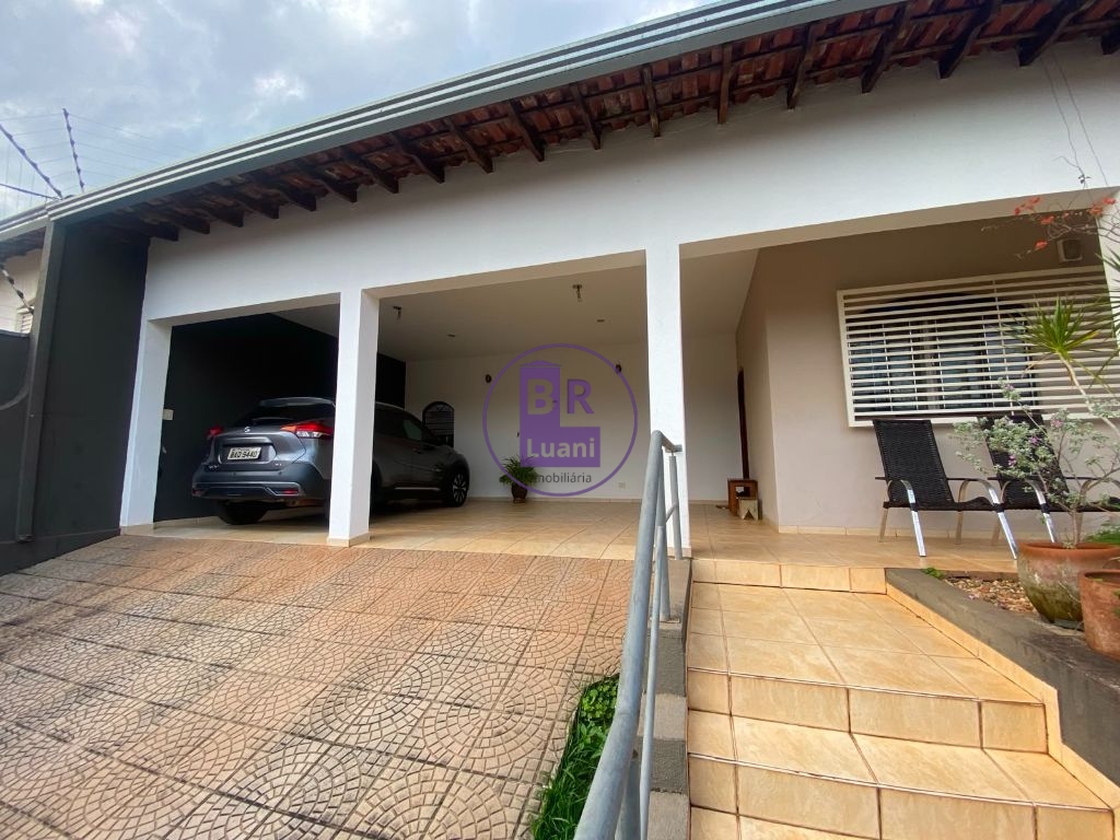 Casa 200m2 3 quartos jardim champagnat – com jacuzzi, edícul