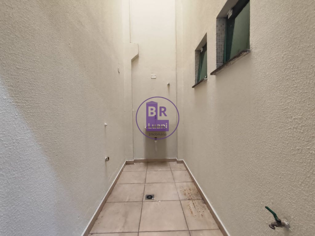 Barracão/Galpão Comercial no Jd. Belo Horizonte 250 m² de Área Útil Com Mezanino