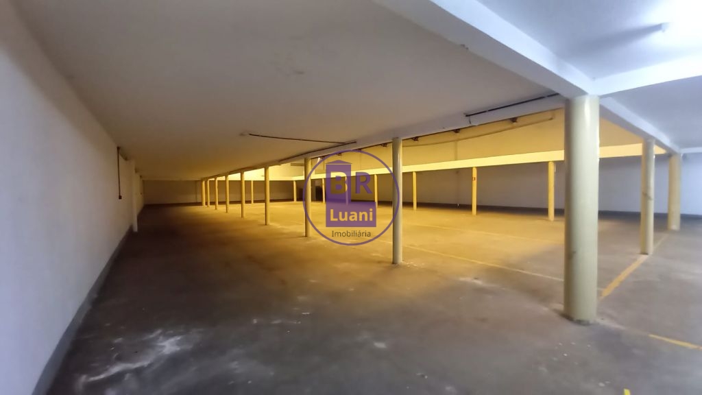 Galpão 980 m² sendo 800m² a.util 500m² mesanino pé-direito d