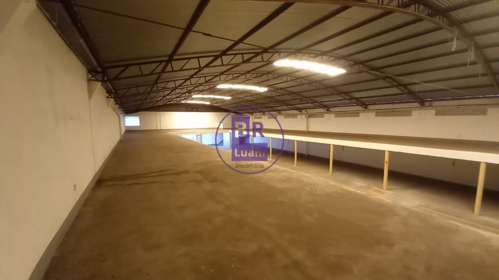 Galpão 980 m² sendo 800m² a.util 500m² mesanino pé-direito d