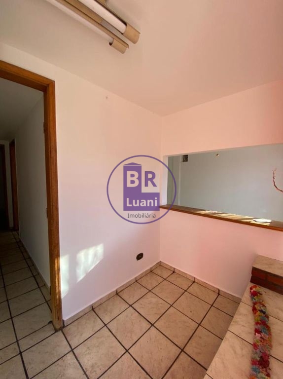 Galpão/barracão de esquina na zona leste 218,47m2 útil av. A