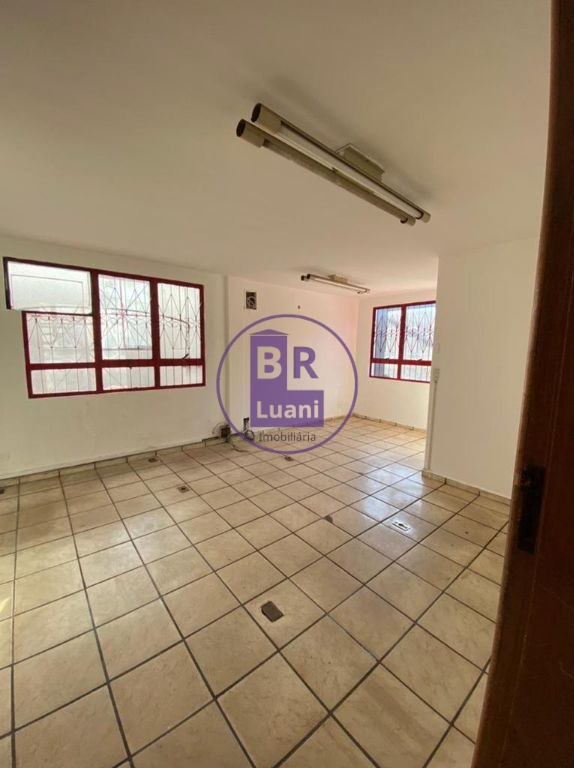 Galpão/barracão de esquina na zona leste 218,47m2 útil av. A