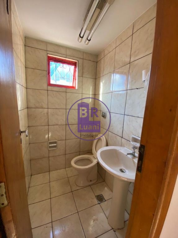Galpão/barracão de esquina na zona leste 218,47m2 útil av. A