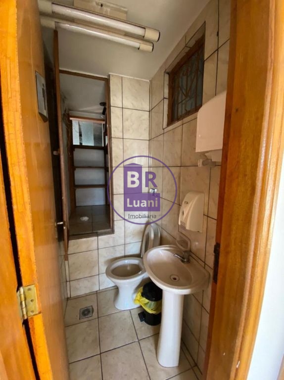 Galpão/barracão de esquina na zona leste 218,47m2 útil av. A
