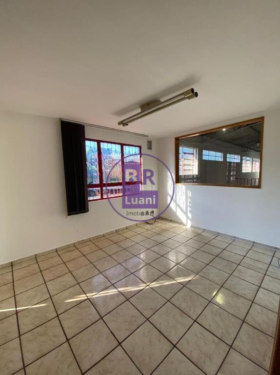 Galpão/barracão de esquina na zona leste 218,47m2 útil av. A
