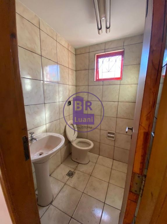 Galpão/barracão de esquina na zona leste 218,47m2 útil av. A