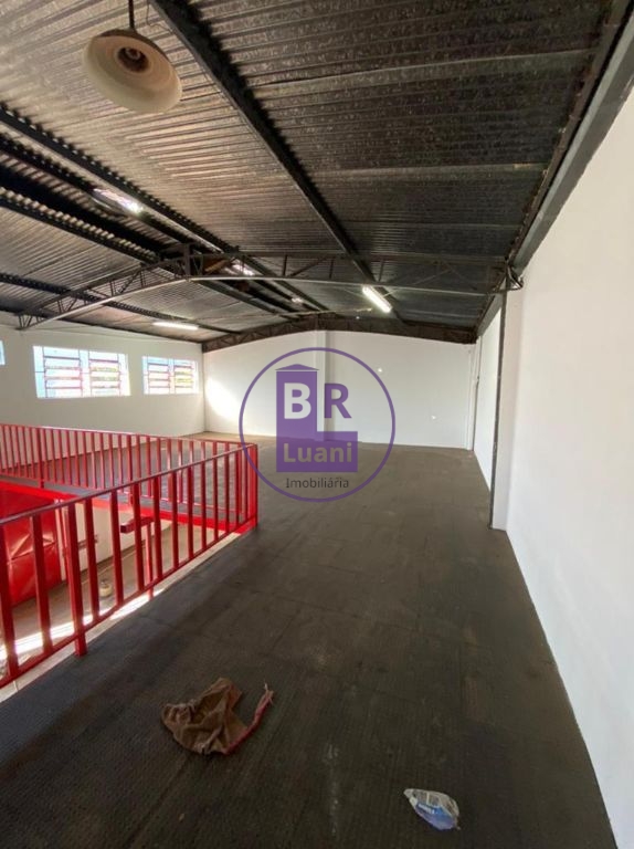 Galpão/barracão de esquina na zona leste 218,47m2 útil av. A