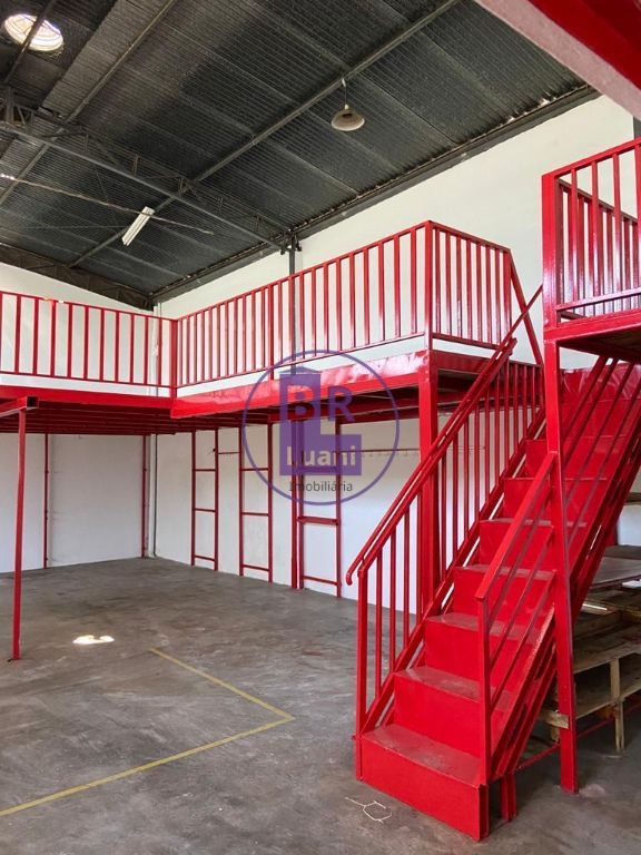 Galpão/barracão de esquina na zona leste 218,47m2 útil av. A