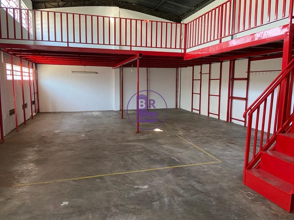 Galpão/barracão de esquina na zona leste 218,47m2 útil av. A