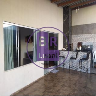 Casa 250m² quartos (1 suíte) cozinha planejada piscina churr