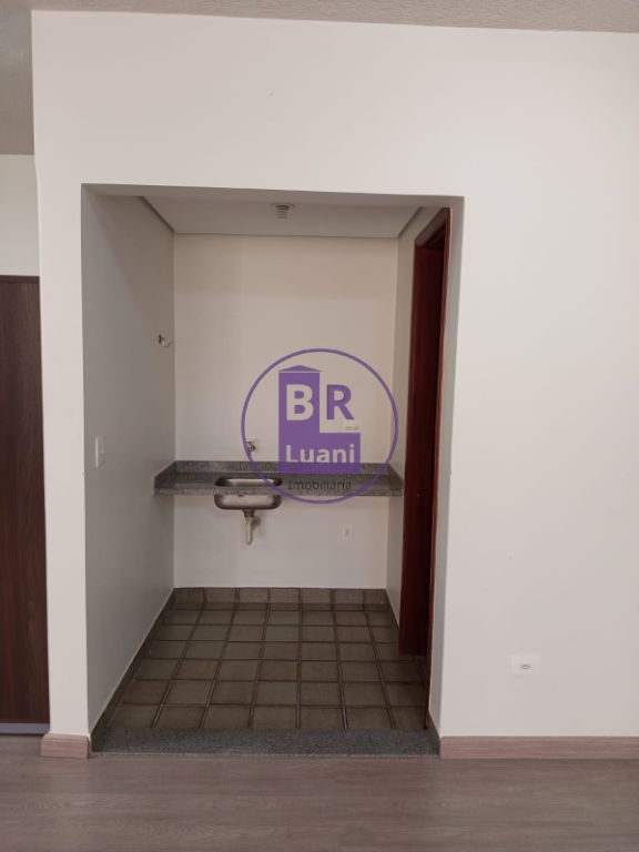 Sala comercial na r. Souza naves 42 m² úteis copa vaga de ga