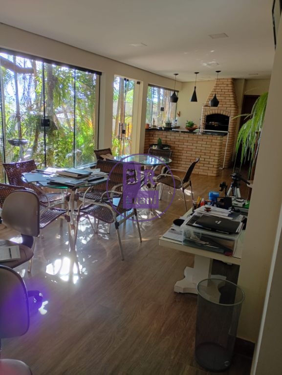 Casa a venda no aurora 3 suítes 300m² construção 525 m² terr