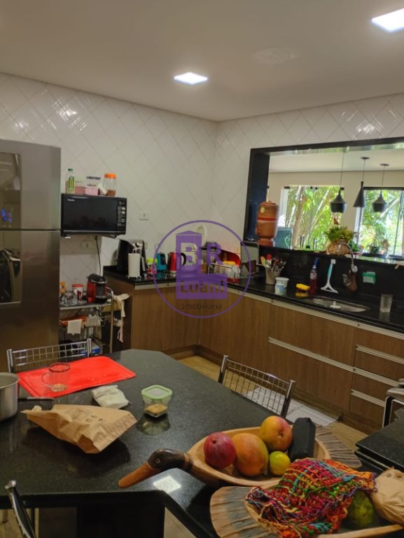 Casa a venda no aurora 3 suítes 300m² construção 525 m² terr