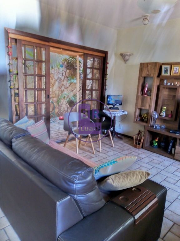 Casa térrea à venda com 3 dormitórios sendo 1 suíte - bairro