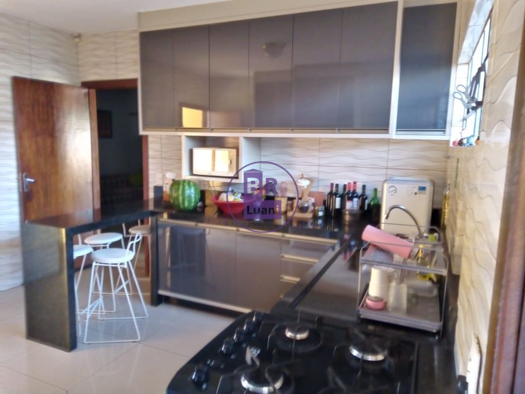 Casa térrea à venda com 3 dormitórios sendo 1 suíte - bairro