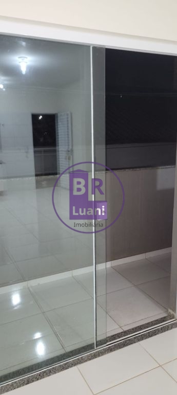 Prédio sobrado com 10 kitnets para locação.