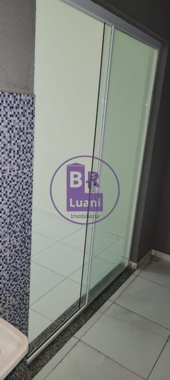 Prédio sobrado com 10 kitnets para locação.