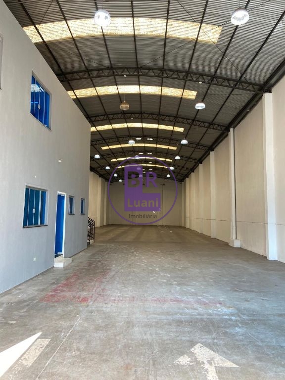 Aluga/vende barracão 650m² mezanino de 50m² pé direito 9m zo