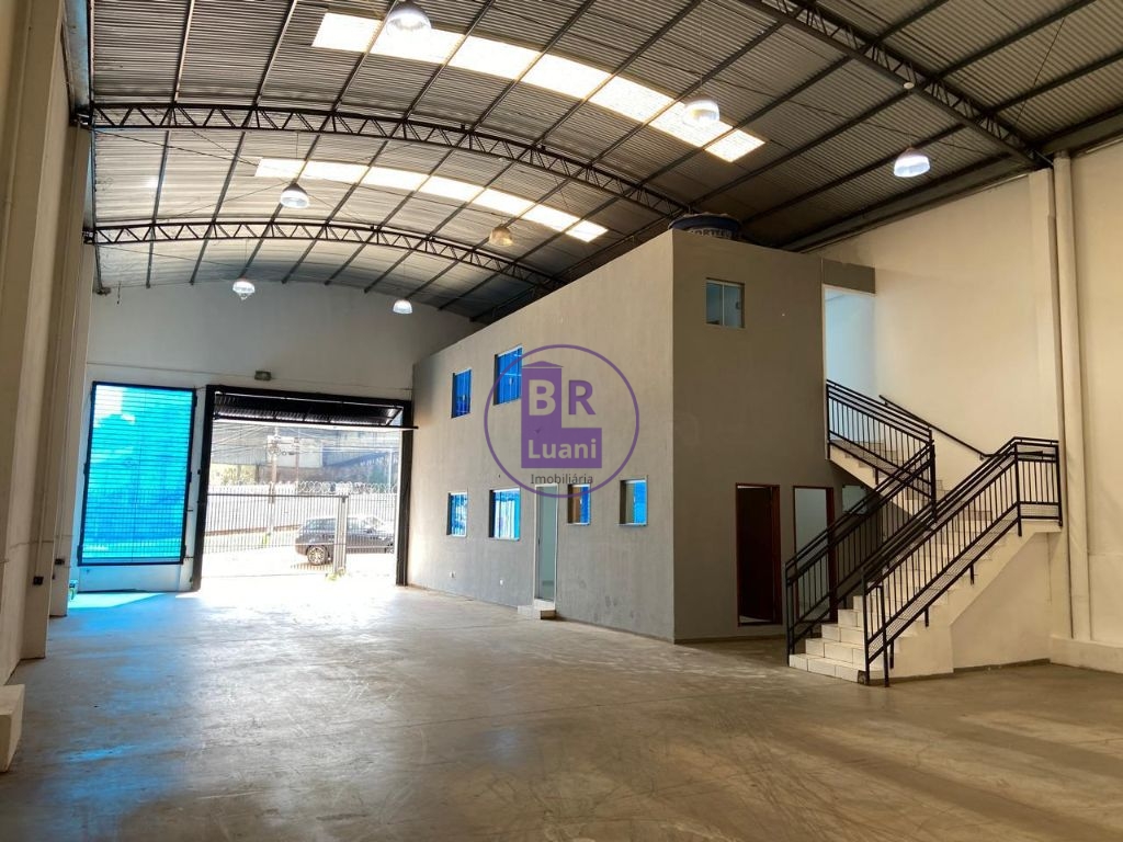 Aluga/vende barracão 650m² mezanino de 50m² pé direito 9m zo