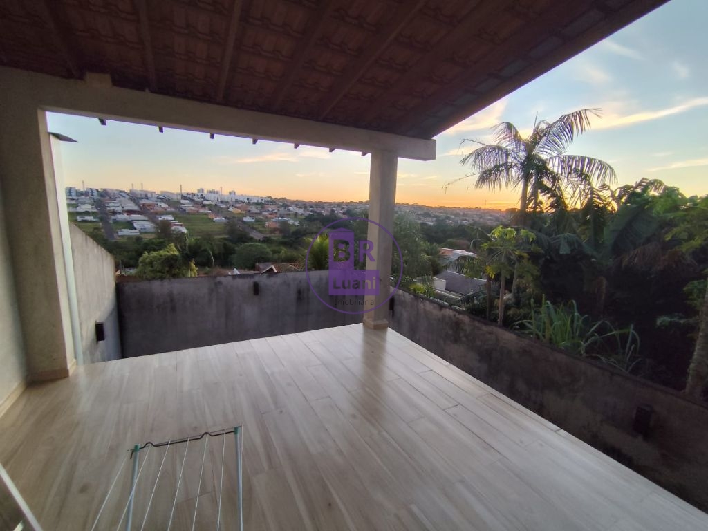 Lindo sobrado com espaço ideal, 3 dormitórios sendo 1 suíte 