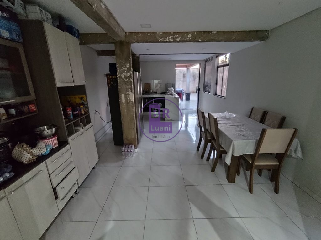 Lindo sobrado com espaço ideal, 3 dormitórios sendo 1 suíte 