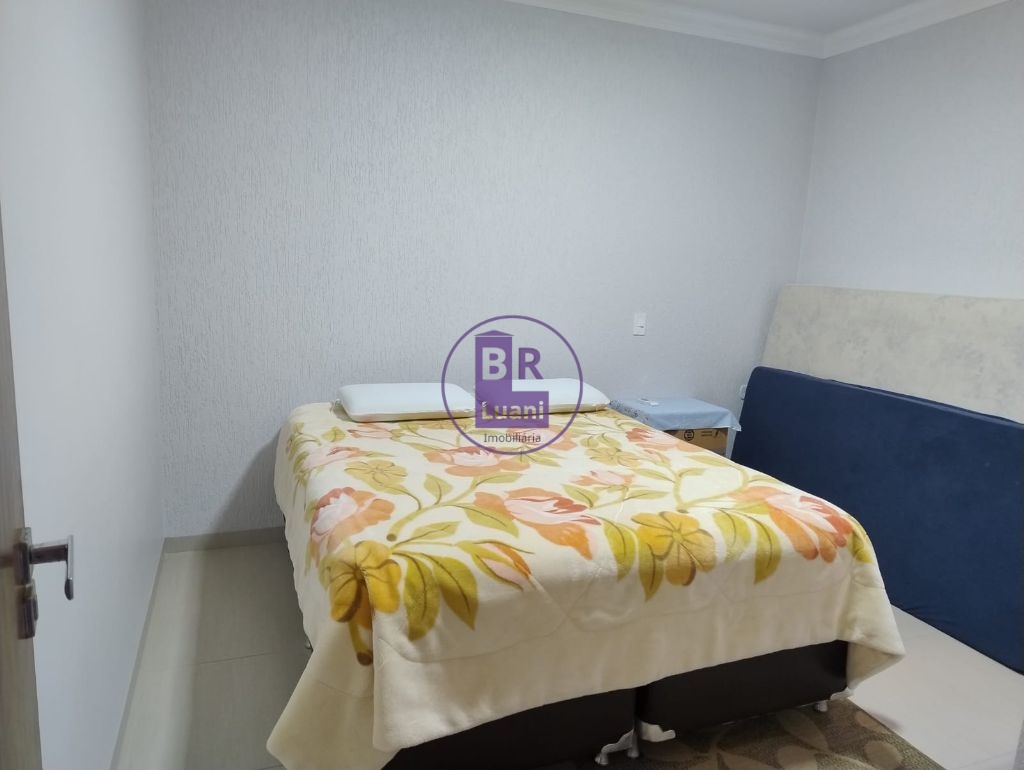 Lindo Sobrado no Jardim Colúmbia A: 3 Quartos (1 Suíte), Garagem para 3 Carros e Completo em Planejados - R$ 745.000,00