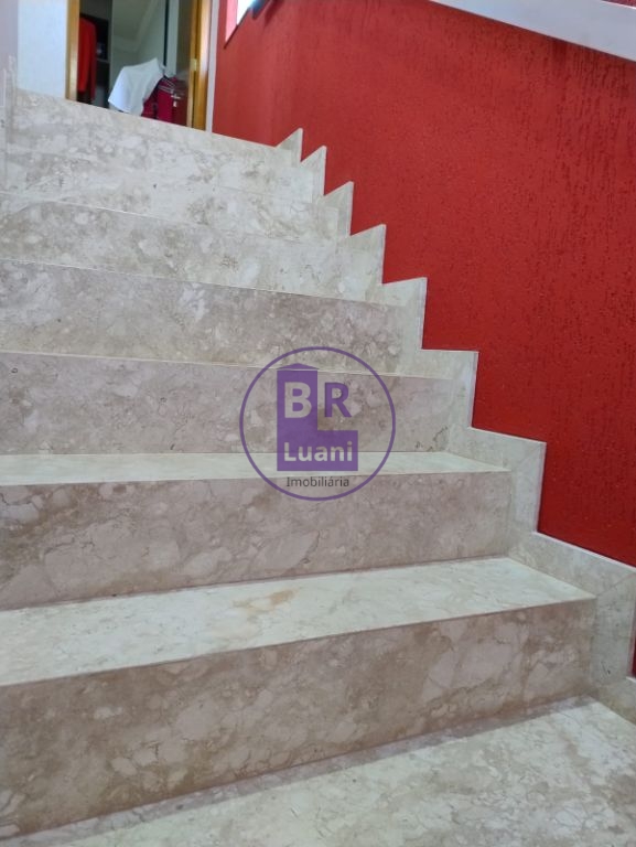 Lindo Sobrado no Jardim Colúmbia A: 3 Quartos (1 Suíte), Garagem para 3 Carros e Completo em Planejados - R$ 745.000,00