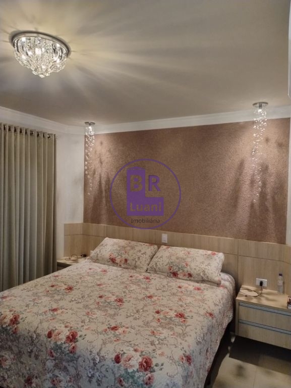 Lindo Sobrado no Jardim Colúmbia A: 3 Quartos (1 Suíte), Garagem para 3 Carros e Completo em Planejados - R$ 745.000,00