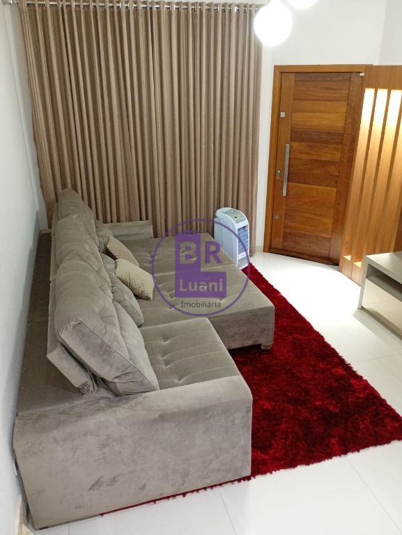 Lindo Sobrado no Jardim Colúmbia A: 3 Quartos (1 Suíte), Garagem para 3 Carros e Completo em Planejados - R$ 745.000,00