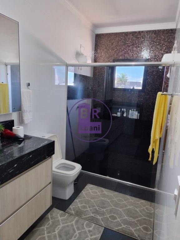 Lindo Sobrado no Jardim Colúmbia A: 3 Quartos (1 Suíte), Garagem para 3 Carros e Completo em Planejados - R$ 745.000,00