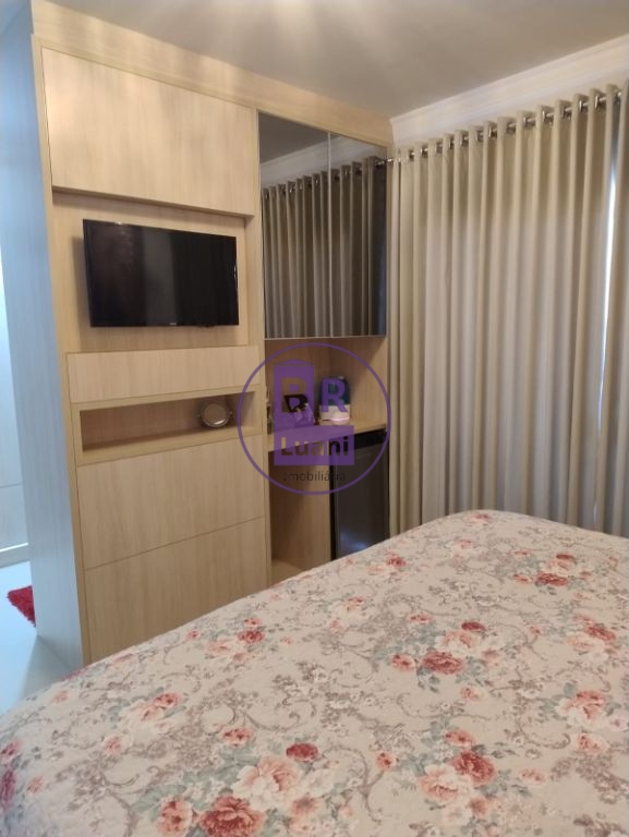 Lindo Sobrado no Jardim Colúmbia A: 3 Quartos (1 Suíte), Garagem para 3 Carros e Completo em Planejados - R$ 745.000,00