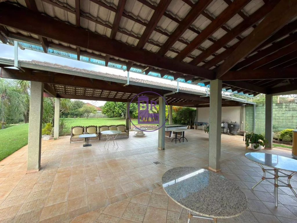 Chácara à venda com 2 suítes, piscina e área gourmet, em con
