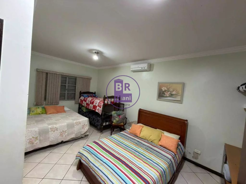 Chácara à venda com 2 suítes, piscina e área gourmet, em con