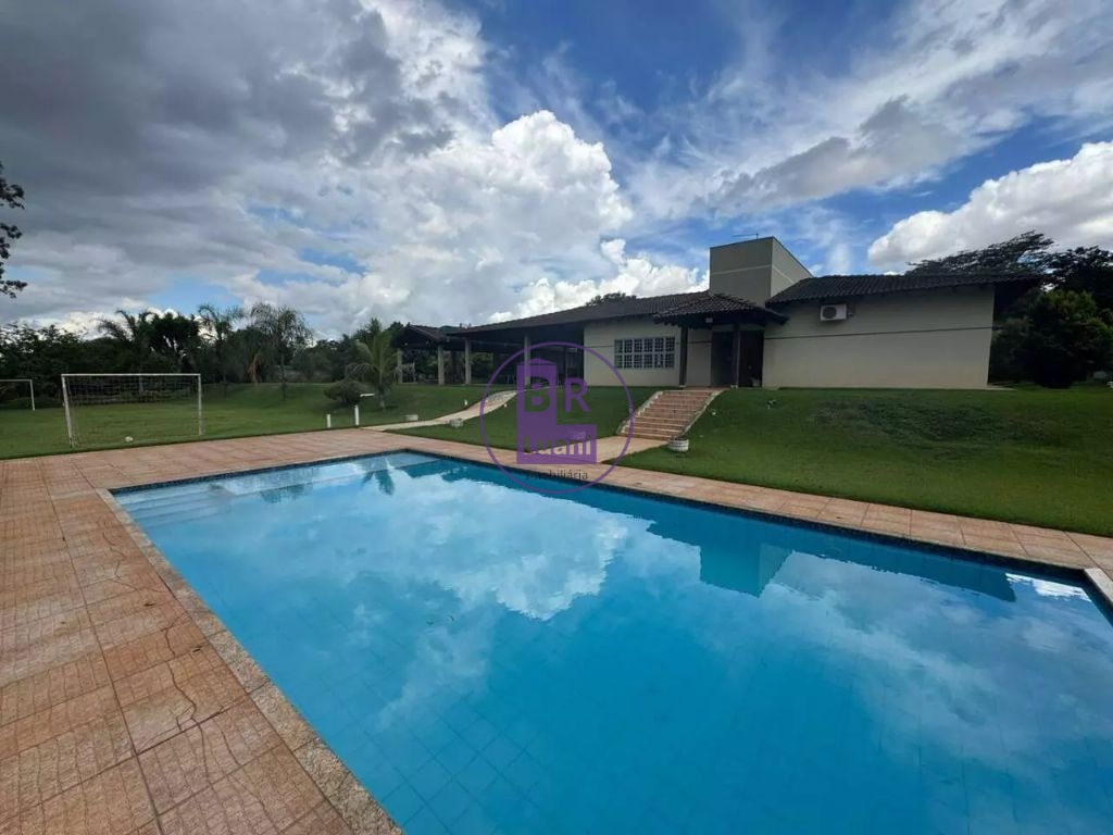 Chácara à venda com 2 suítes, piscina e área gourmet, em con