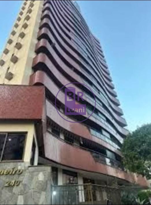 Apartamento à venda com 4 dormitórios sendo 3 suítes e 2 vagas de garagem no Edifício solar do Pioneiros.