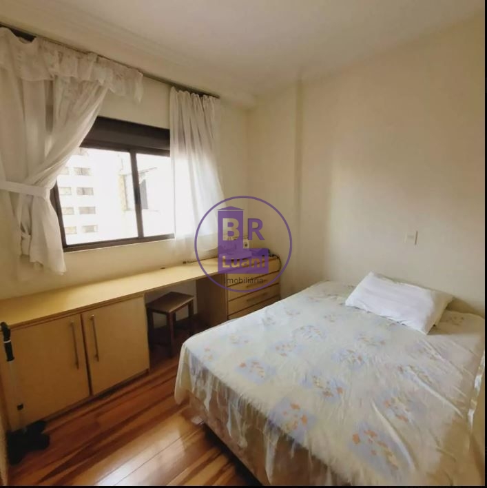 Apartamento à venda com 4 dormitórios sendo 3 suítes e 2 vagas de garagem no Edifício solar do Pioneiros.