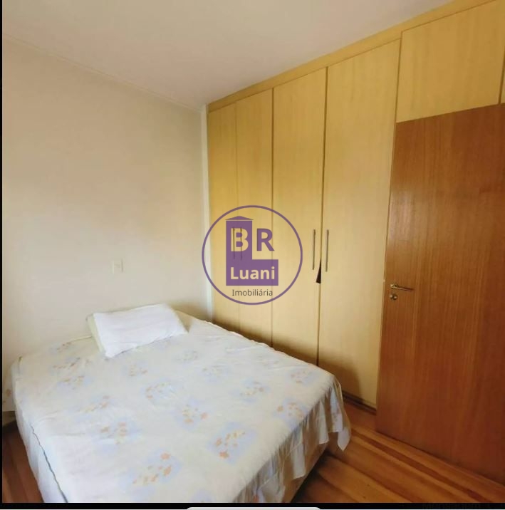 Apartamento à venda com 4 dormitórios sendo 3 suítes e 2 vagas de garagem no Edifício solar do Pioneiros.