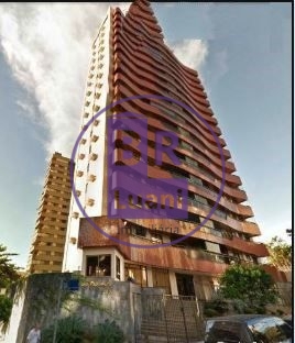 Apartamento à venda com 4 dormitórios sendo 3 suítes e 2 vagas de garagem no Edifício solar do Pioneiros.