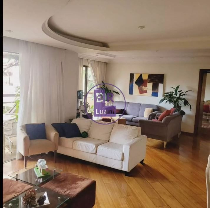 Apartamento à venda com 4 dormitórios sendo 3 suítes e 2 vagas de garagem no Edifício solar do Pioneiros.