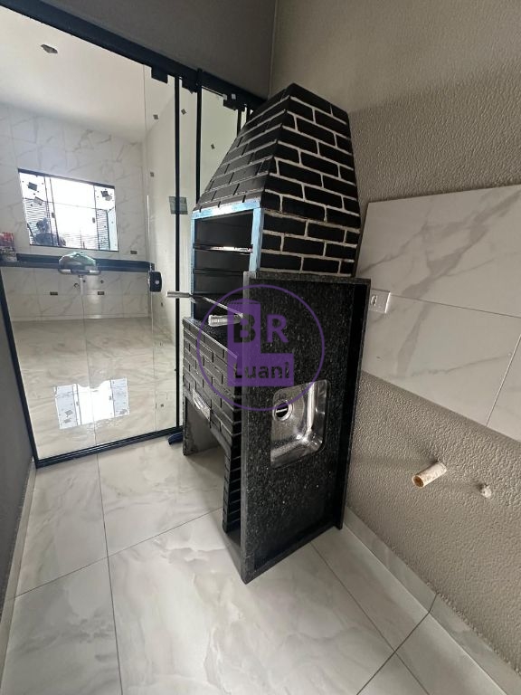 Casa térrea germinada nova com 3 dormitórios sendo 1 suíte -