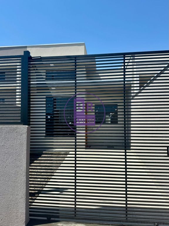 Casa térrea germinada nova com 3 dormitórios sendo 1 suíte -