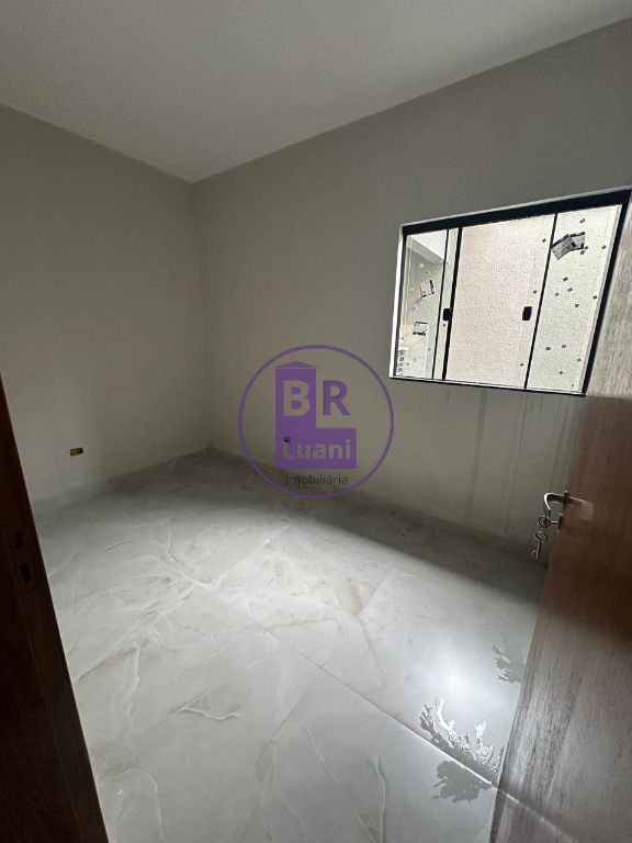 Casa térrea germinada nova com 3 dormitórios sendo 1 suíte -