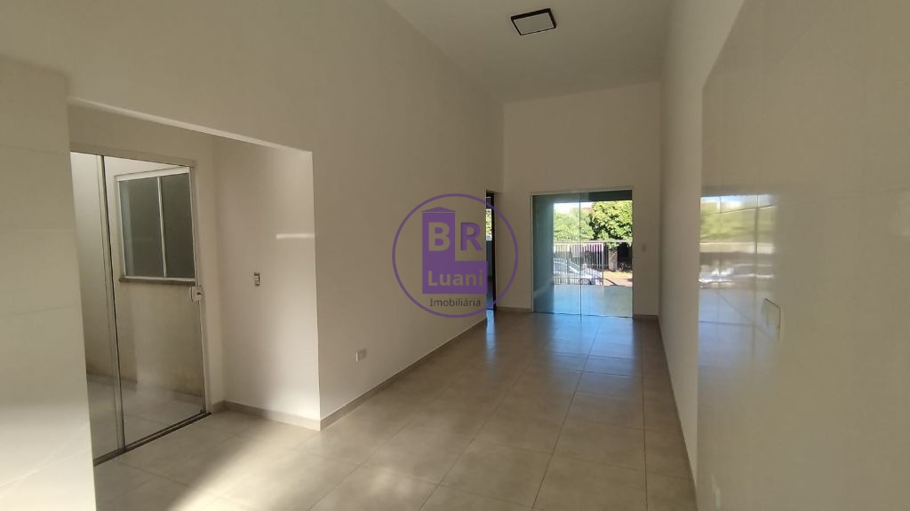 Casa no colúmbia com 3 quartos sendo 1 suite - cozinha e sal