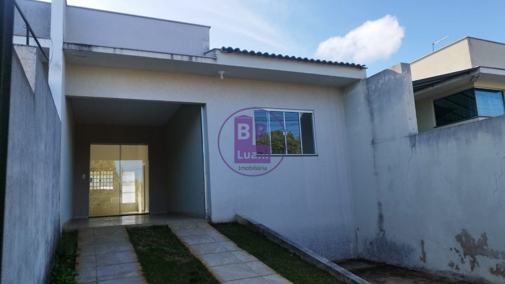 Casa no colúmbia com 3 quartos sendo 1 suite - cozinha e sal