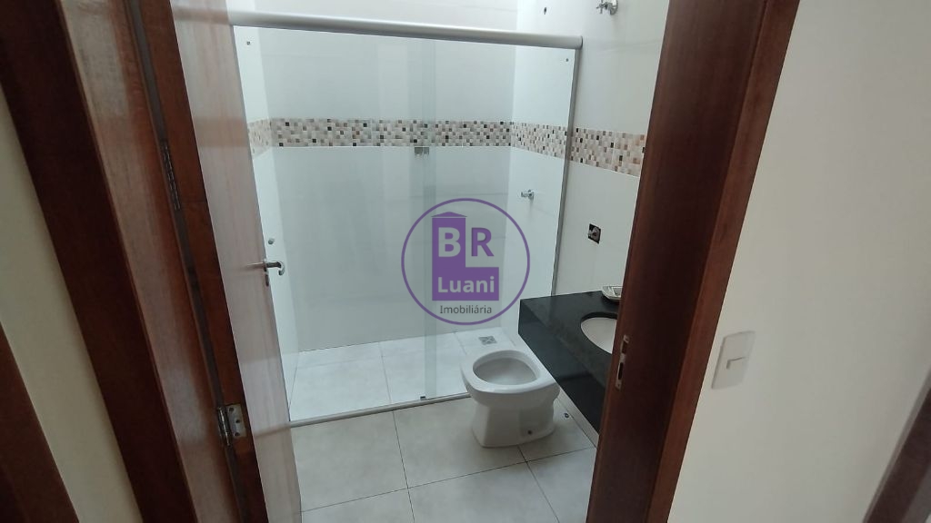 Casa no colúmbia com 3 quartos sendo 1 suite - cozinha e sal