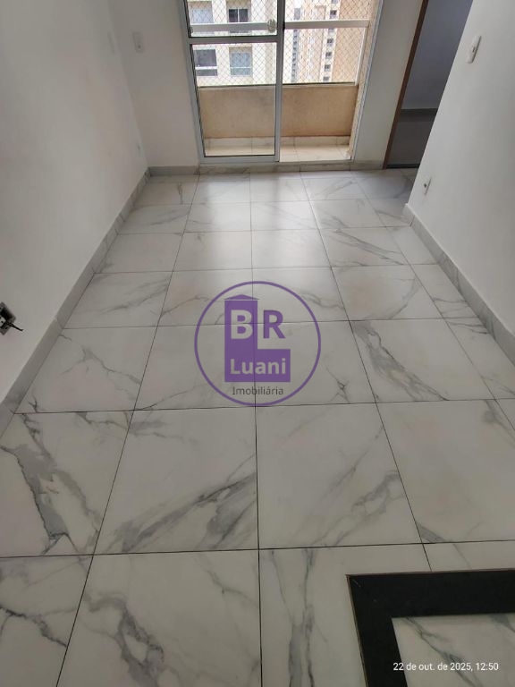 Apartamento andar alto 2 quartos 46m zona leste