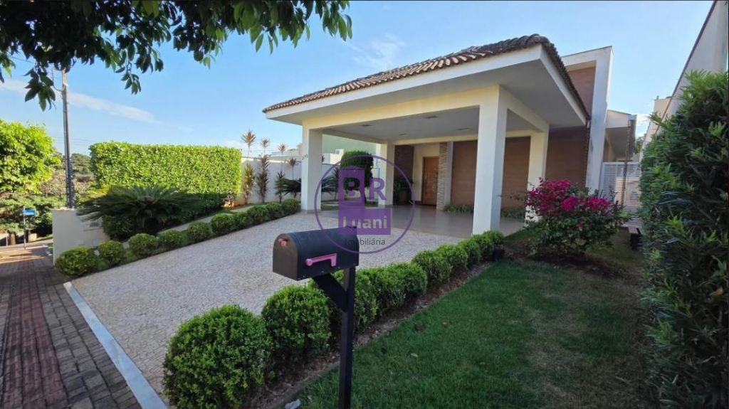 Casa terrea com 3 dormitorios sendo 1 suite e demi-suite