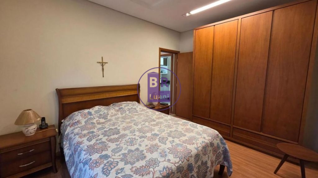 Casa terrea com 3 dormitorios sendo 1 suite e demi-suite
